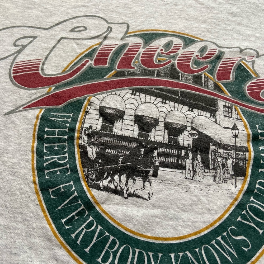 💥HOST PICK💥 🍻 📺 Vintage Cheers TV Show Herald Grey Graphic Tee 📺 🍻 - Picture 5 of 11